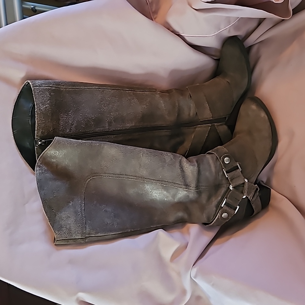 Fergie Rocker Boots - Gray Suede - Size 8